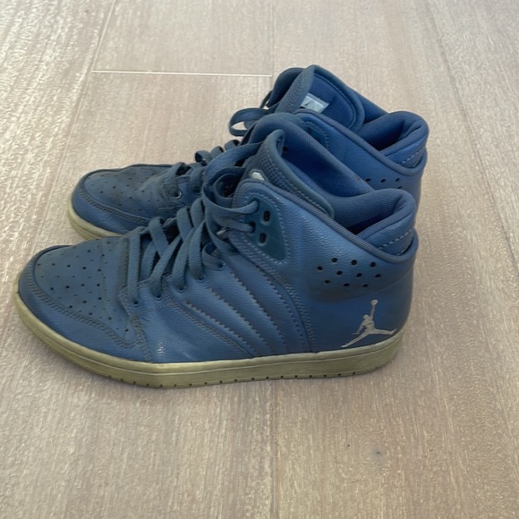 Air Jordan sneakers - Picture 3 of 8